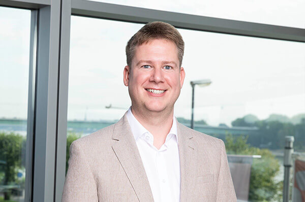 Lion Bischoff-Anwalt-Rechtsanwalt-Kanzlei-MTR Legal Rechtsanwälte