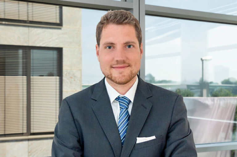 Lukas Busch-Anwalt-Rechtsanwalt-Kanzlei-MTR Legal Rechtsanwälte