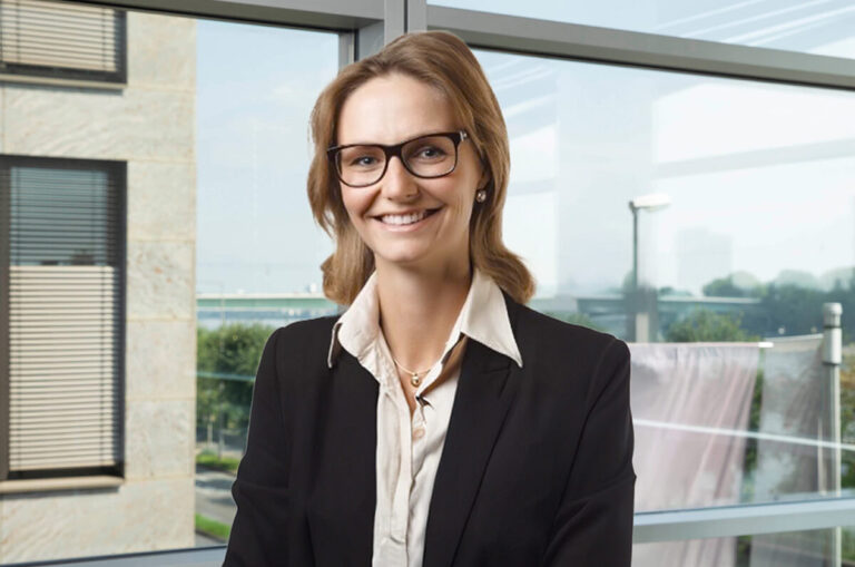 Anna Jule Arnhold-Anwalt-Rechtsanwalt-Kanzlei-MTR Legal Rechtsanwälte