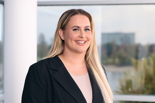 Hannah Költgen-Anwalt-Rechtsanwalt-Kanzlei-MTR Legal Rechtsanwälte